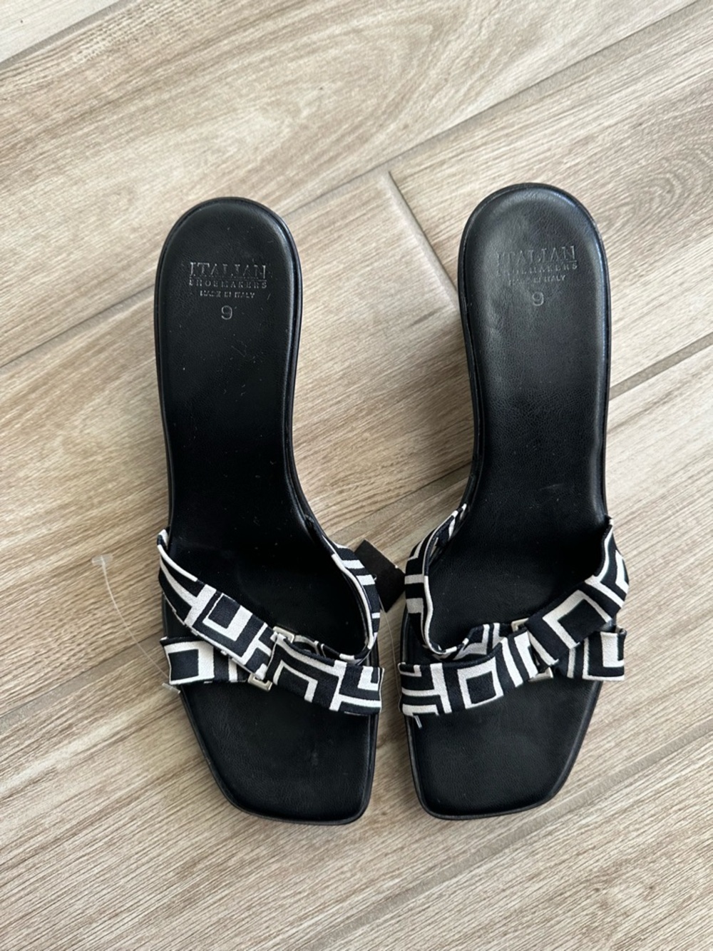 🖤 Italian Shoemakers Geometric Wedge Sandals // Size 9